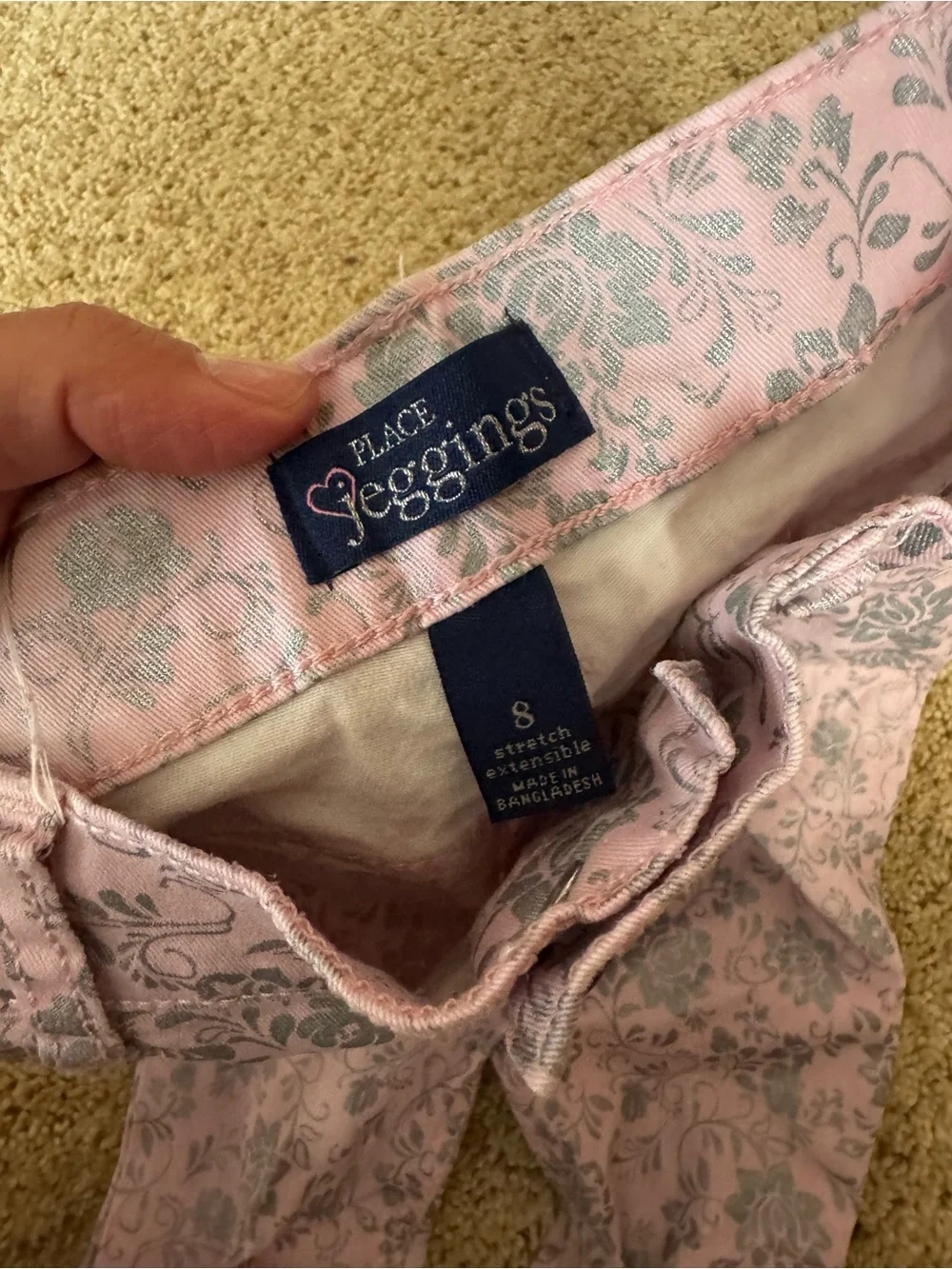 Girls pink and silver floral jeans 👖